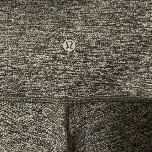 Lululemon, Wunder Under Leggings, Size 6 - Picture 3 of 4